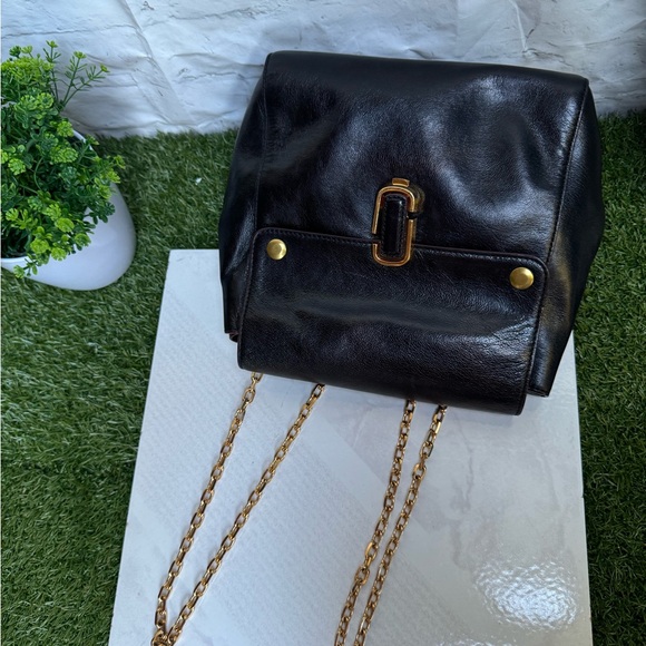 Marc Jacobs Black Leather Gold Chain-Link
Backpack - Picture 5 of 16